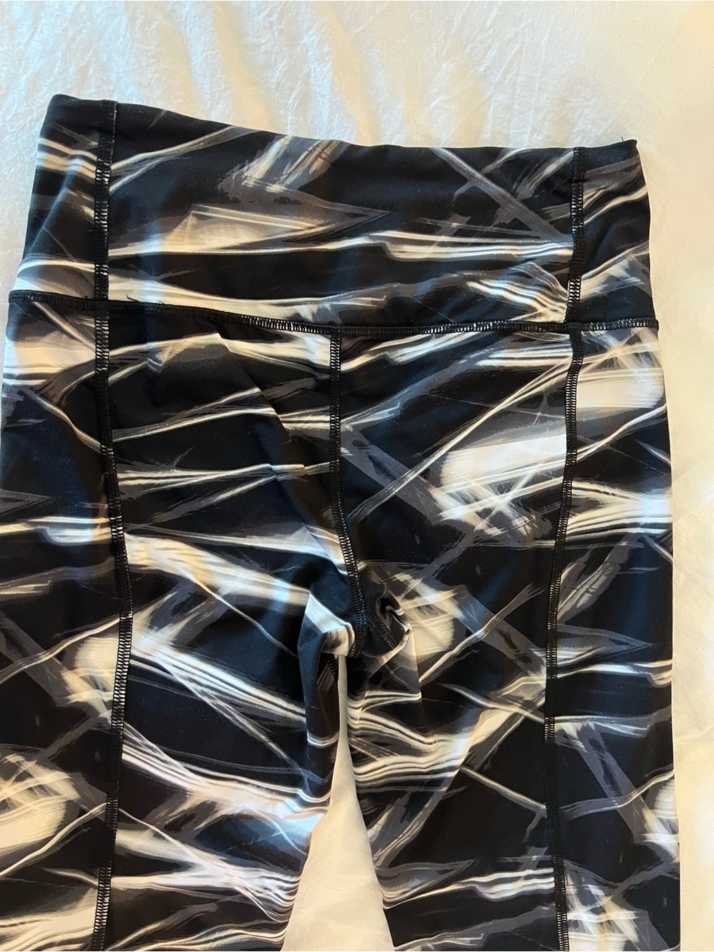 Victoria’s Secret Sport Print Stripe Leggings Small - Picture 2 of 6
